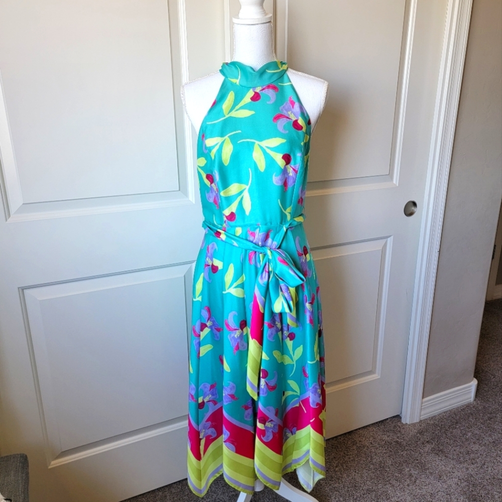 Beautiful Tahari colorful dress size 4